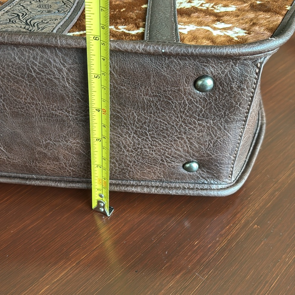 Tony Lama Conceal Carry tote,calf hair,snap:zip close,card slots,shoulder strap - Picture 11 of 15
